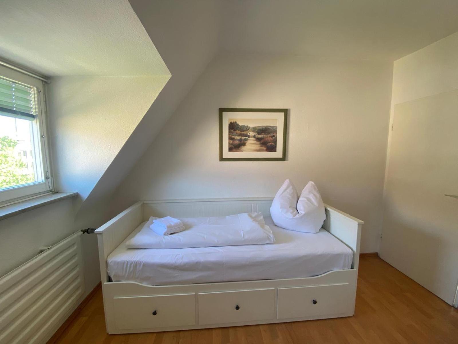 3-zimmer-wohnung Mit Terrasse Und 2 Schlafzimmern Apartment *