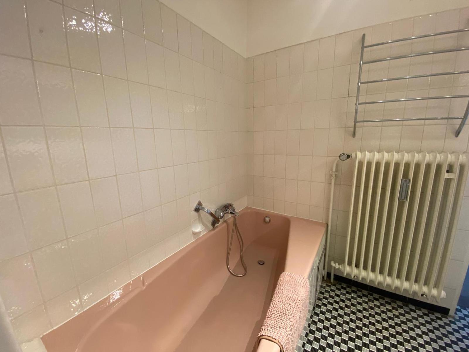 Apartment 3-zimmer-wohnung Mit Terrasse Und 2 Schlafzimmern