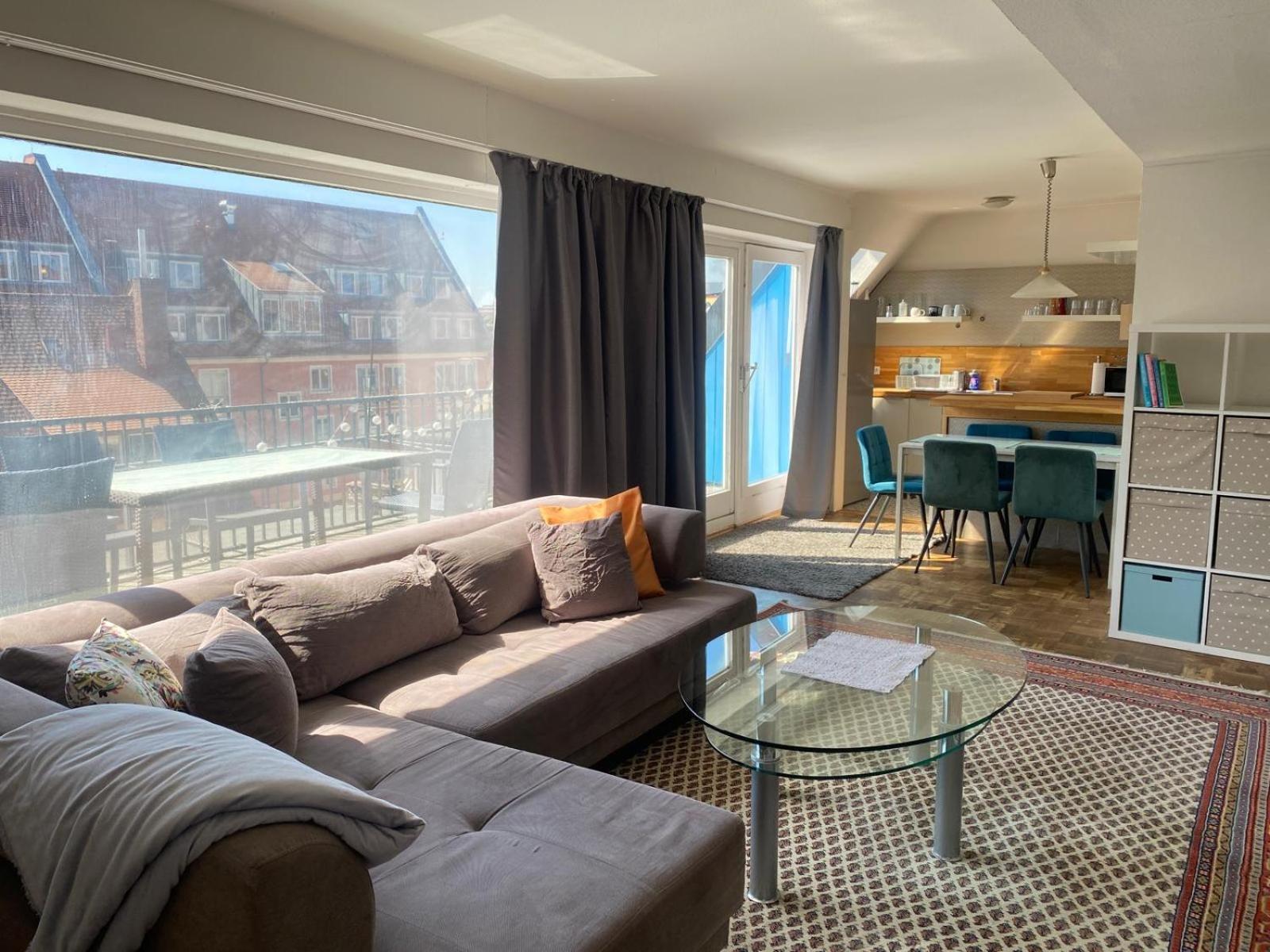 3-zimmer-wohnung Mit Terrasse Und 2 Schlafzimmern * Nuremberg