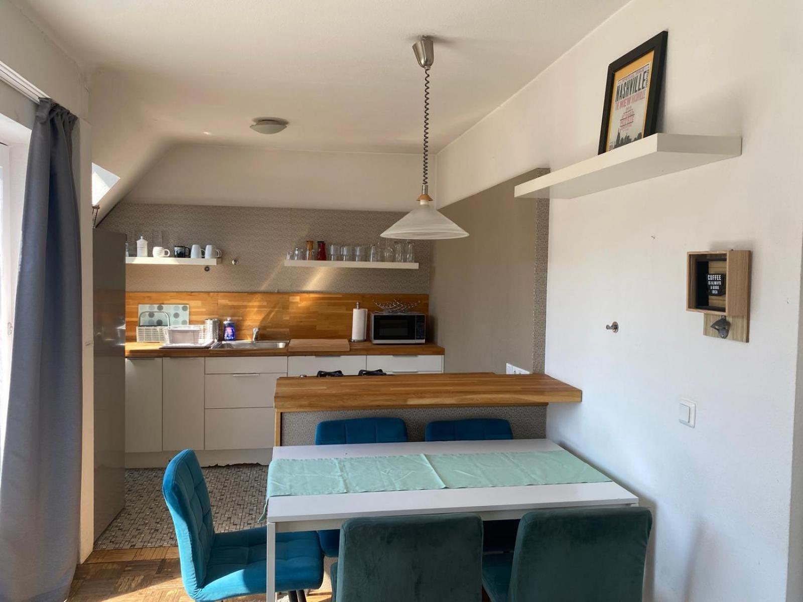 3-zimmer-wohnung Mit Terrasse Und 2 Schlafzimmern Apartment *
