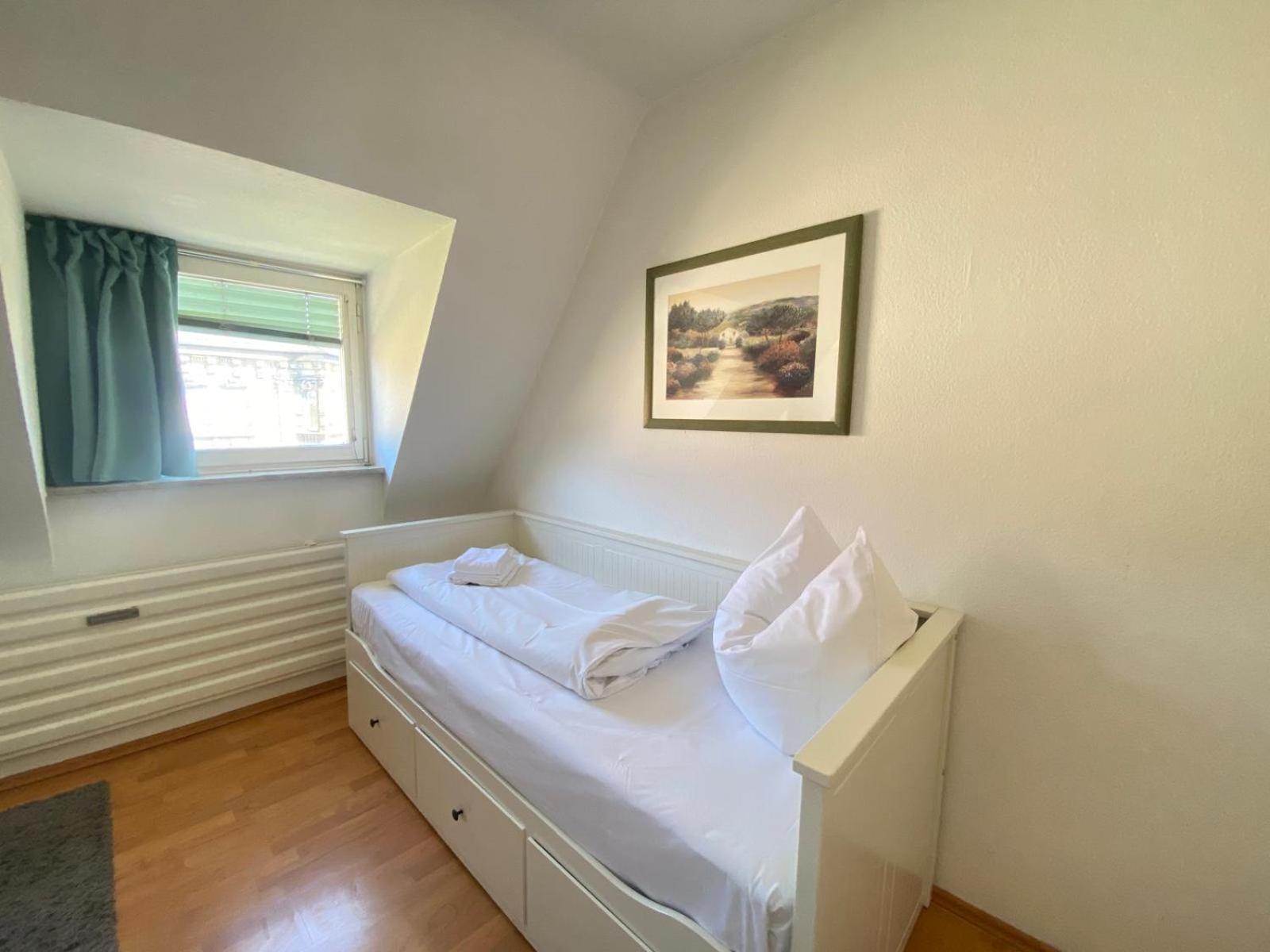 Apartment 3-zimmer-wohnung Mit Terrasse Und 2 Schlafzimmern